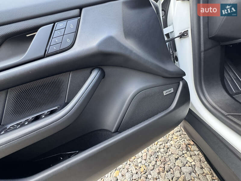 Седан Porsche Taycan 2021 в Трускавце