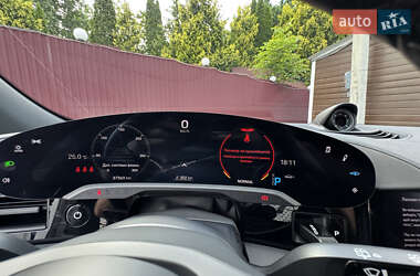 Седан Porsche Taycan 2021 в 