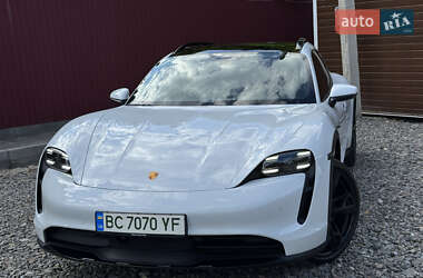 Седан Porsche Taycan 2021 в 