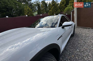 Седан Porsche Taycan 2021 в 
