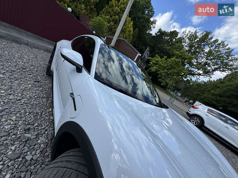 Седан Porsche Taycan 2021 в Трускавце
