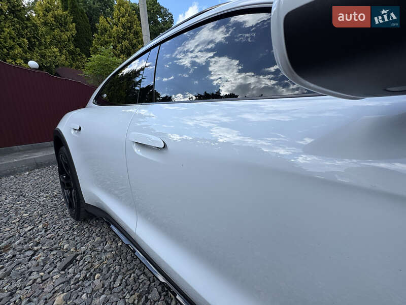 Седан Porsche Taycan 2021 в Трускавце