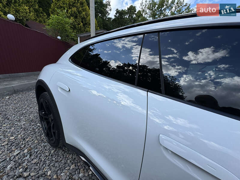 Седан Porsche Taycan 2021 в Трускавце