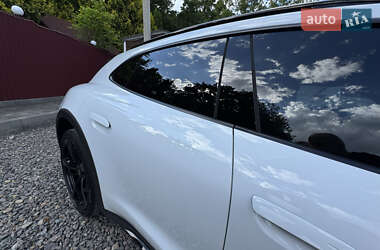 Седан Porsche Taycan 2021 в 