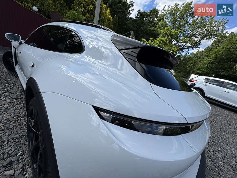 Седан Porsche Taycan 2021 в Трускавце