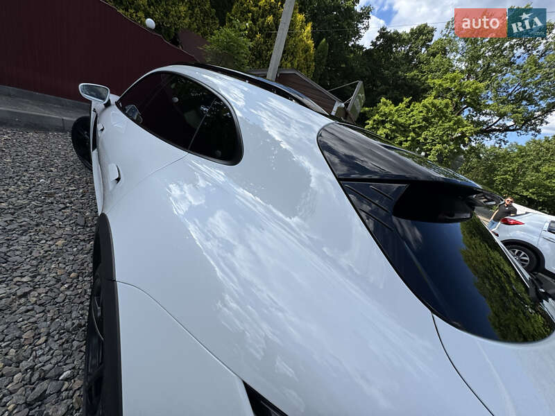 Седан Porsche Taycan 2021 в Трускавце