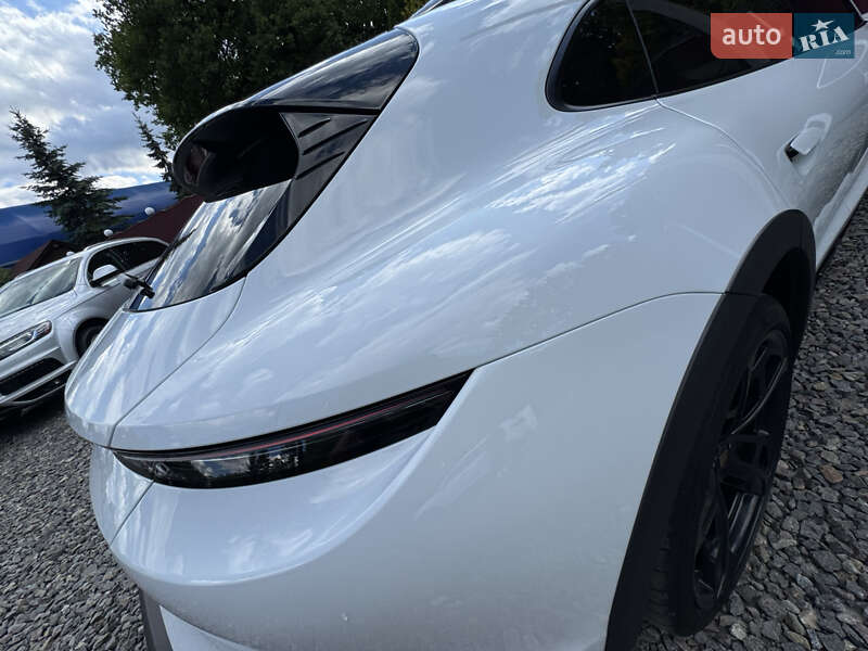 Седан Porsche Taycan 2021 в Трускавце