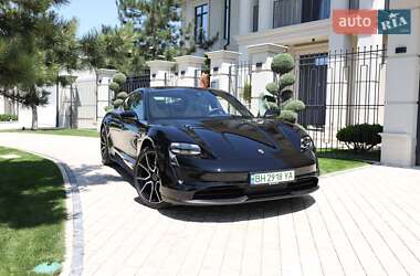 Седан Porsche Taycan 2023 в 