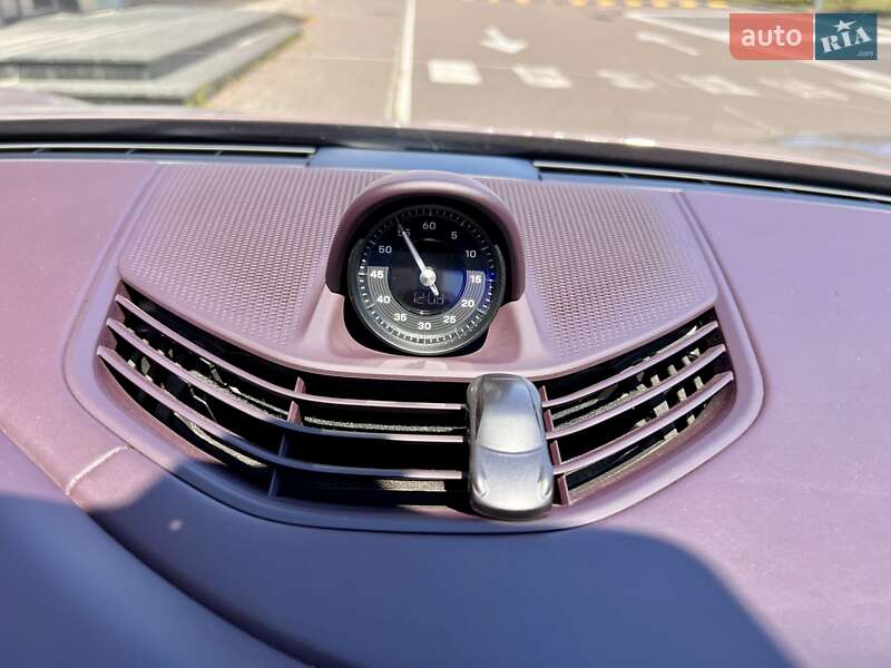 Седан Porsche Taycan 2020 в Киеве