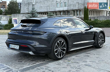 Седан Porsche Taycan 2021 в 