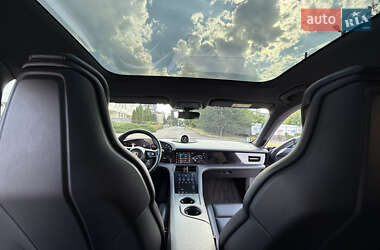 Седан Porsche Taycan 2021 в 