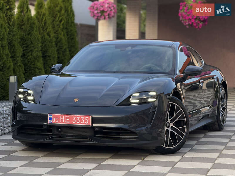 Седан Porsche Taycan 2020 в 