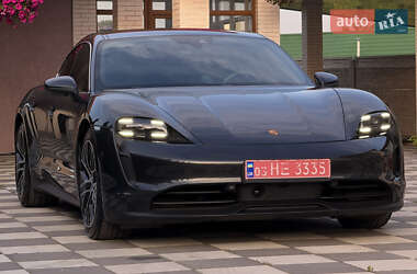 Седан Porsche Taycan 2020 в 