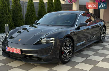 Седан Porsche Taycan 2020 в 