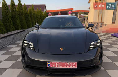Седан Porsche Taycan 2020 в 