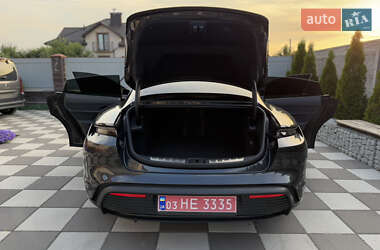 Седан Porsche Taycan 2020 в 