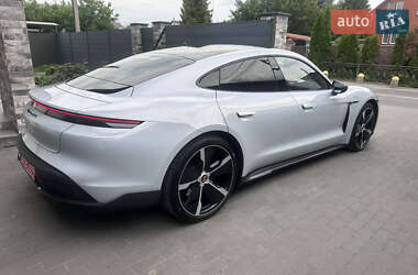 Седан Porsche Taycan 2024 в Киеве