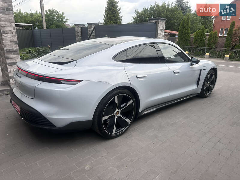 Porsche Taycan 2024