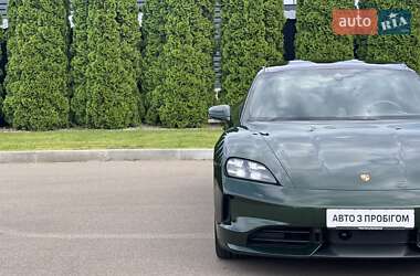 Седан Porsche Taycan 2024 в 