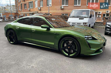 Седан Porsche Taycan 2020 в 