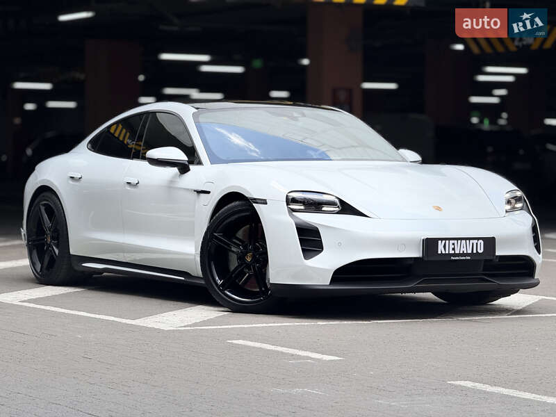 Седан Porsche Taycan 2020 в Києві