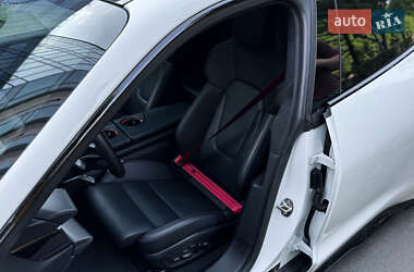 Седан Porsche Taycan 2023 в 