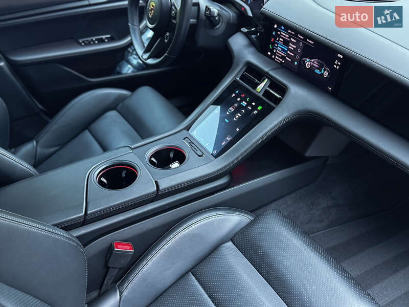 Седан Porsche Taycan 2023 в Львові