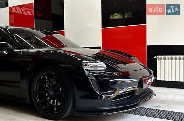 Седан Porsche Taycan 2022 в 