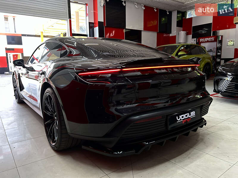 Седан Porsche Taycan 2022 в Одесі