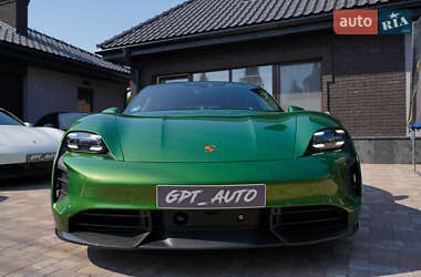 Седан Porsche Taycan 2022 в 