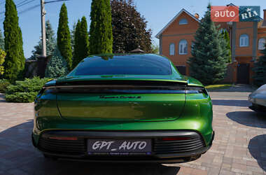 Седан Porsche Taycan 2022 в 