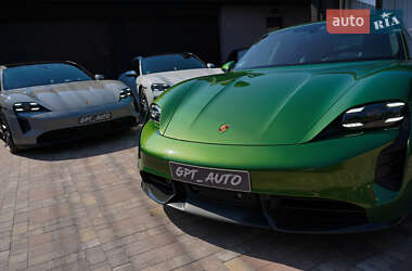 Седан Porsche Taycan 2022 в 
