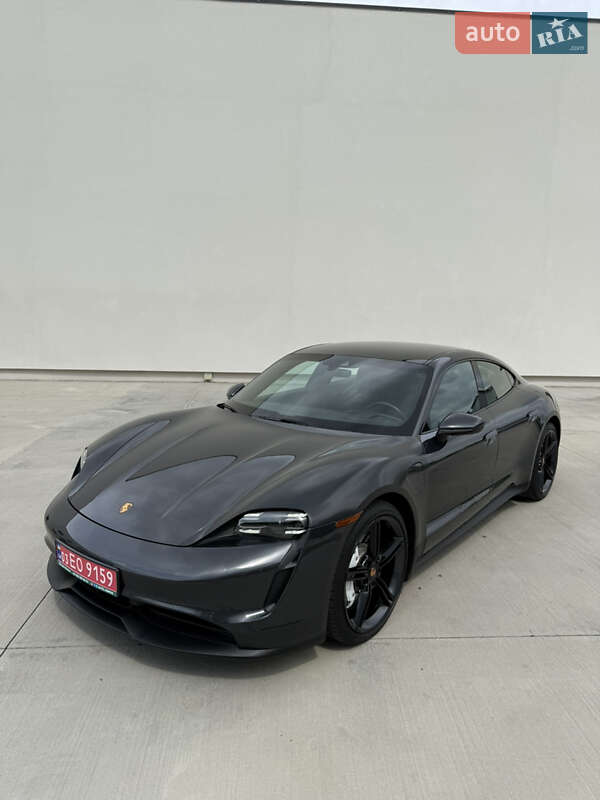 Седан Porsche Taycan 2021 в 