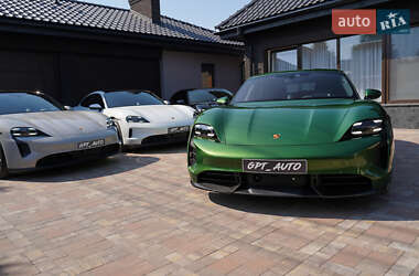 Седан Porsche Taycan 2022 в 