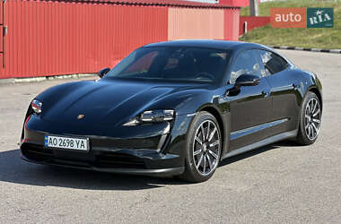 Porsche Taycan 2022