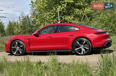 Седан Porsche Taycan 2022 в 