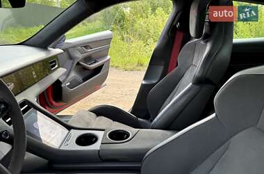 Седан Porsche Taycan 2022 в 