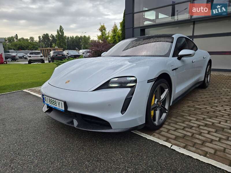 Porsche Taycan 2021