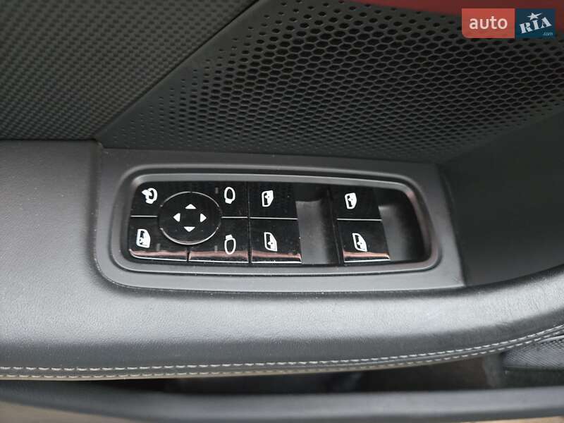 Седан Porsche Taycan 2021 в Киеве