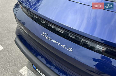 Седан Porsche Taycan 2022 в 