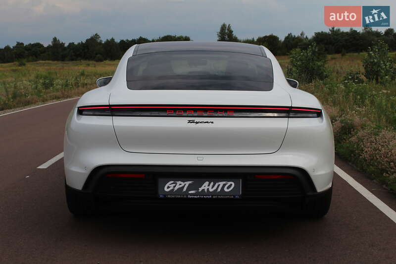 Седан Porsche Taycan 2025 в Киеве