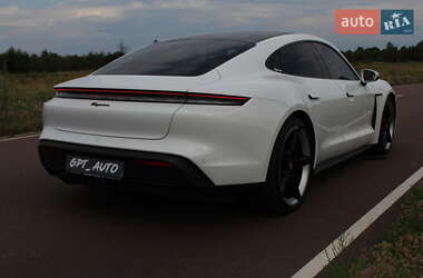 Седан Porsche Taycan 2025 в 