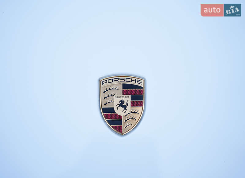 Седан Porsche Taycan 2025 в Киеве