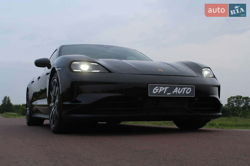 Седан Porsche Taycan 2025 в Києві