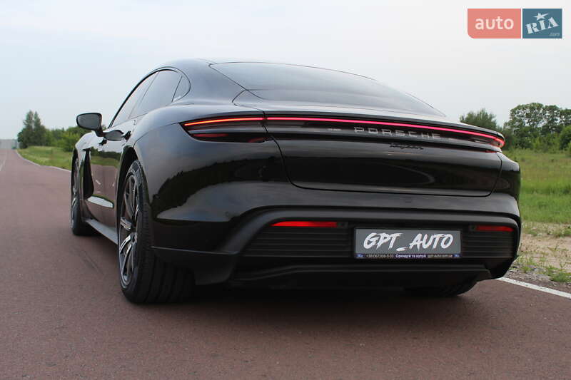 Седан Porsche Taycan 2025 в Києві
