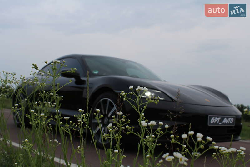 Седан Porsche Taycan 2025 в Києві