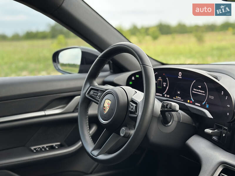 Седан Porsche Taycan 2025 в Києві