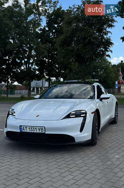 Седан Porsche Taycan 2022 в Коломые