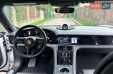 Седан Porsche Taycan 2022 в 