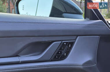 Седан Porsche Taycan 2020 в 